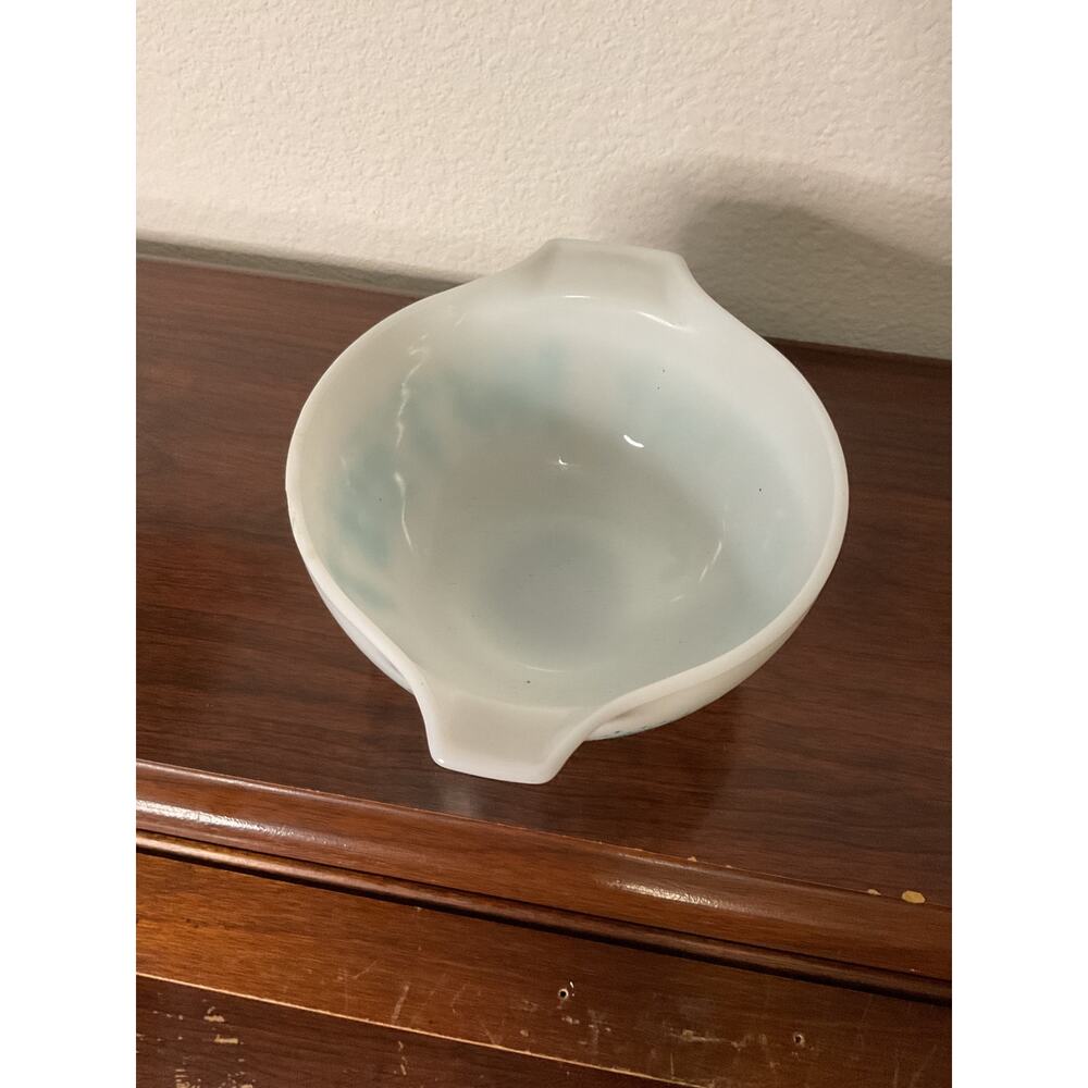 Vintage turquoise amish butterprint 441 1.5 pt white Cinderella mixing bowl - Picture 6 of 8